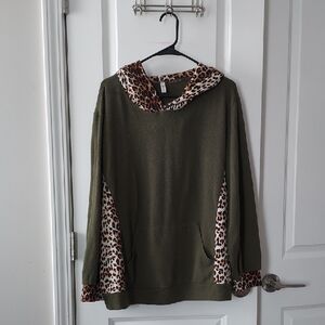 Emerald Olive Green Hoodie with Leopard Print 2x